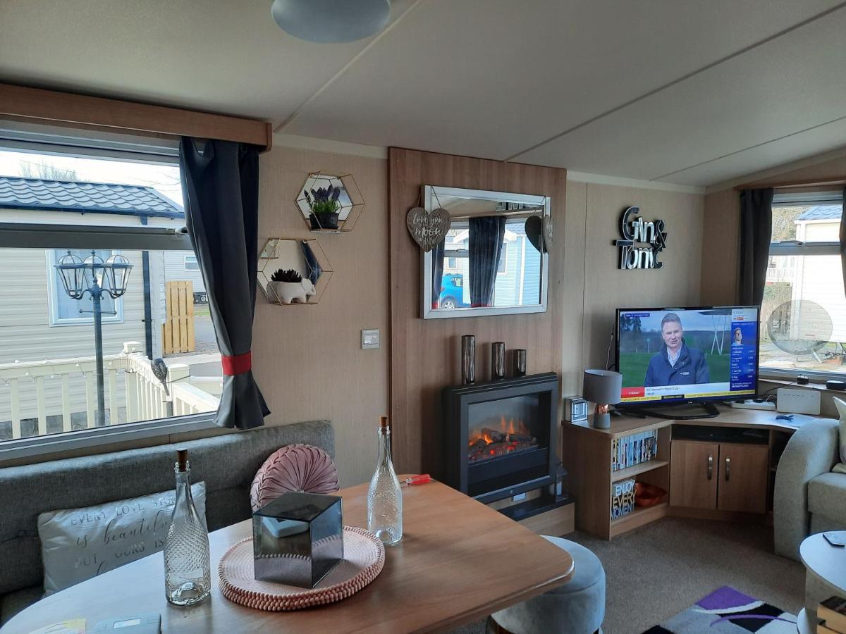 Haggerston Castle 3 Bedroom Deluxe Holiday Home Cheswick  Bagian luar foto