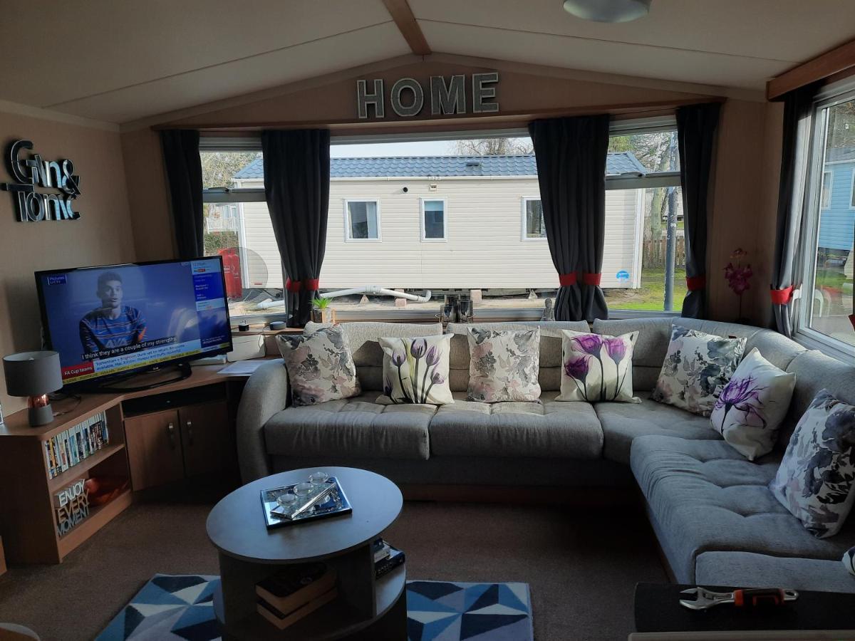 Haggerston Castle 3 Bedroom Deluxe Holiday Home Cheswick  Bagian luar foto